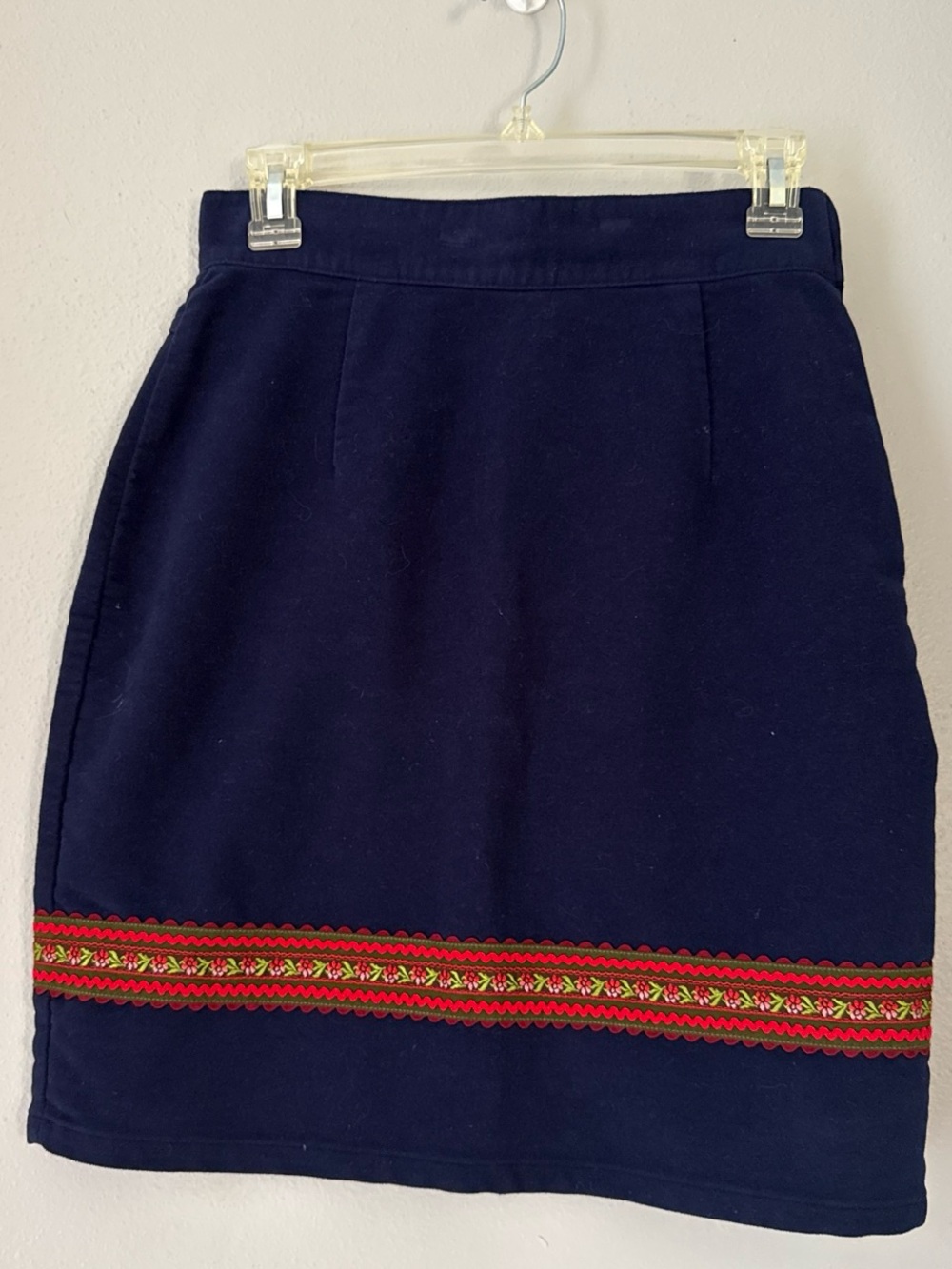 Vintage United Colors of Benetton Embroidered Mini Skirt – Made in Italy